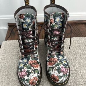 Dr Martens 1460 WOMEN'S ENGLISH GARDEN LEATHER LACE UP BOOTS Size 10